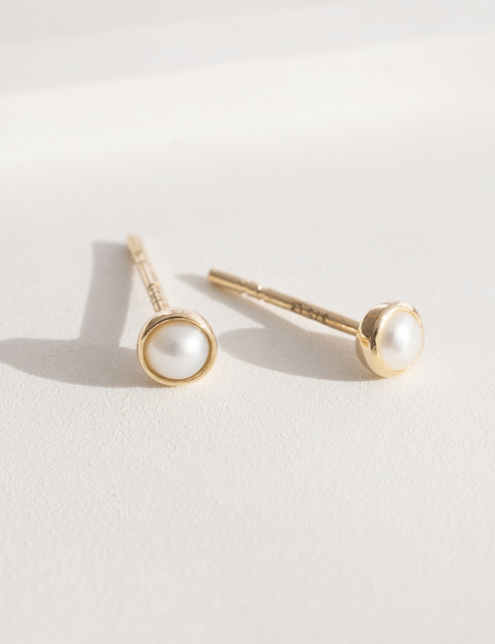 Picture of Luna Rae Solid 9k Gold Hilo Studs